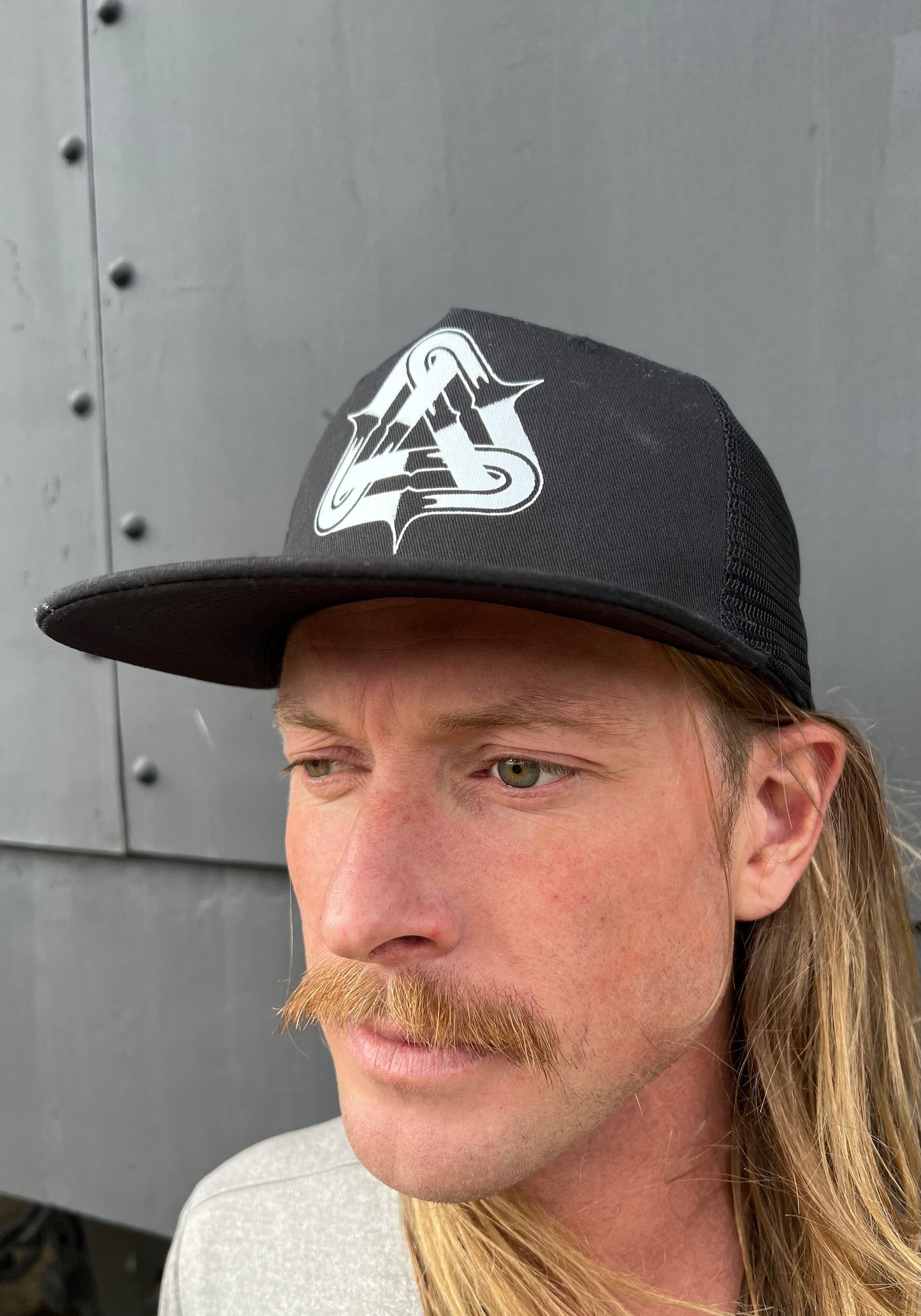 Black chain logo “don’t drink” SnapBack